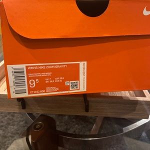 Women Nike Zoom gravity